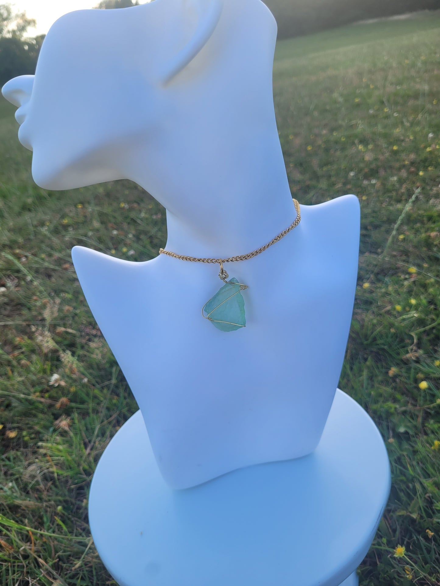 GREEN FLOURITE NECKLACE, GOLD - JEMZI LONDON